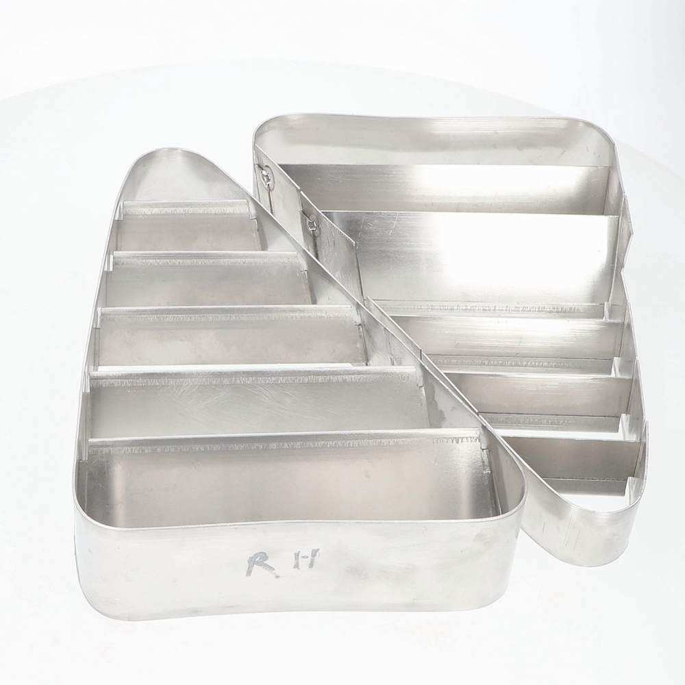 FRONT WING ALUMINIUM VENTS (PAIR - NO FLANGE) - COM114