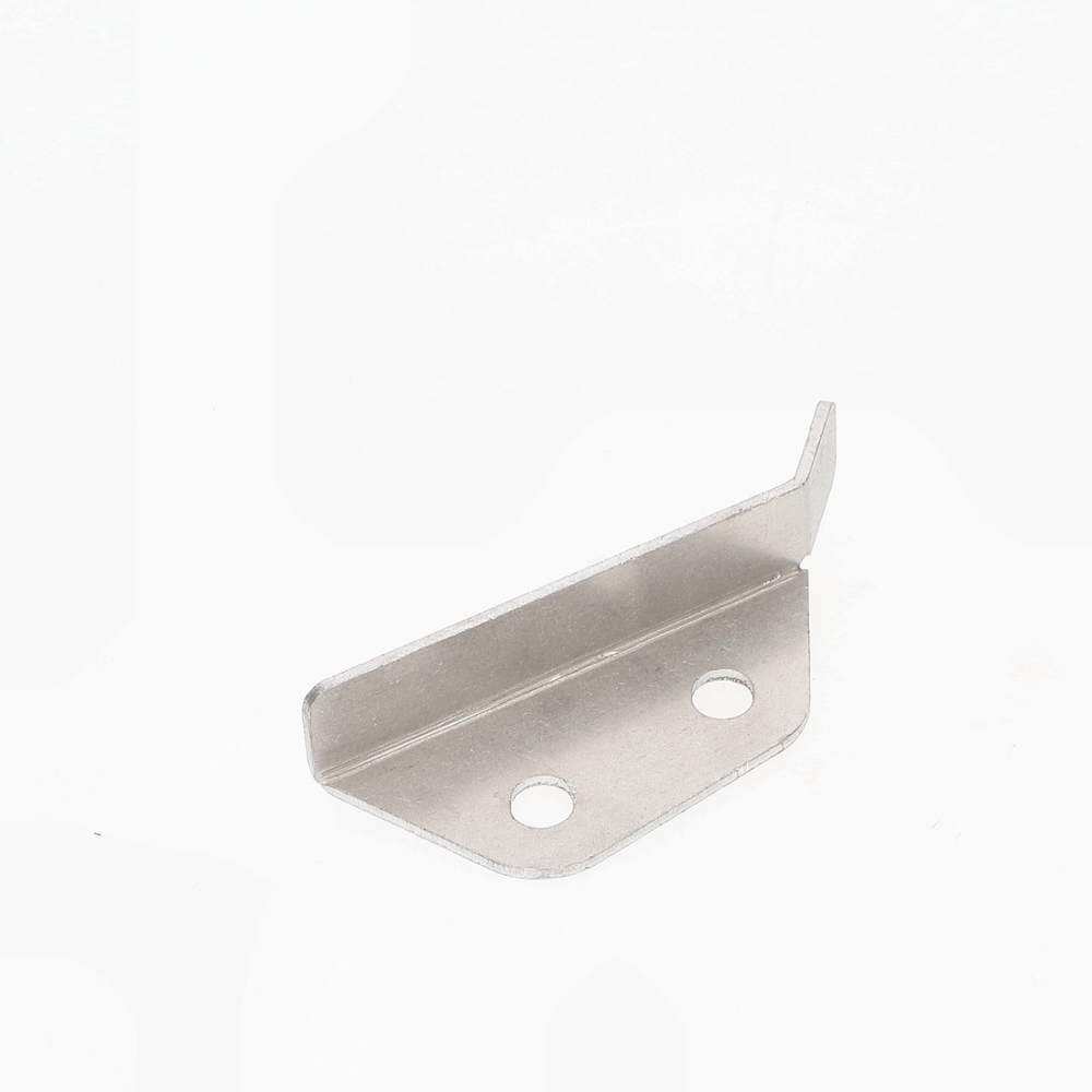 Engine mount heat shield